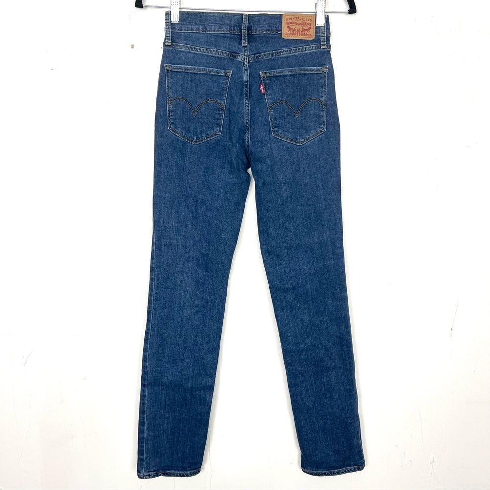 Levi's 724 High Rise Straight Jeans Size 26 / 2 Mid Wash Stretch Long Inseam - Picture 3 of 4